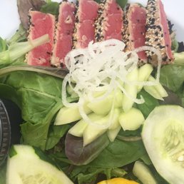 Seared tuna salad
