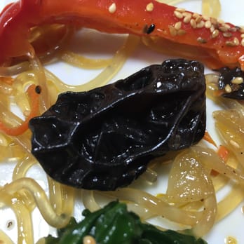 Greenfish Catering - Clear noodles with mung bean sprouts, red and yellow bell peppers, black mushrooms, spinach and sesame seeds - Caterers Near Me - Santa Clara, California Greenfish Catering - Clear noodles with mung bean sprouts, red and yellow bell peppers, black mushrooms, spinach and sesame seeds - Caterers Near Me - Santa Clara, California