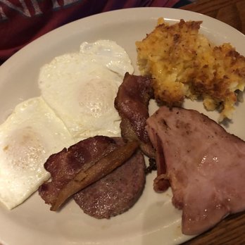 Cracker Barrel Old Country Store - American Near Me - Sturbridge, Massachusetts