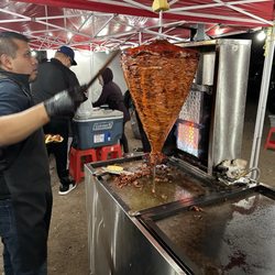 Tacos El Llano - The trompo