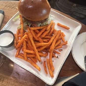 Oakside - Oakside Burger* - Seafood Near Me - Big Bear Lake, California