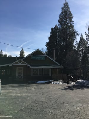 White Chief Mountain Lodge by null