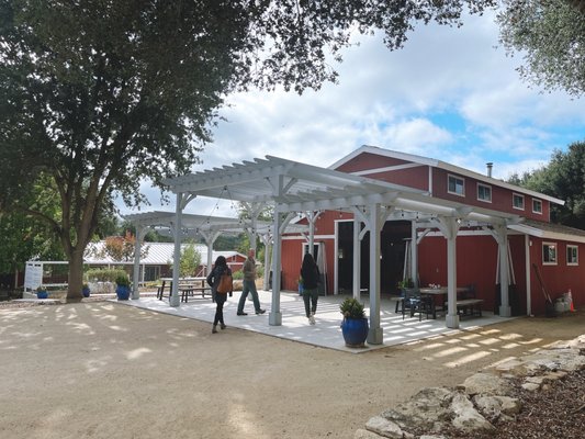 Willow Creek Wine Co. by null