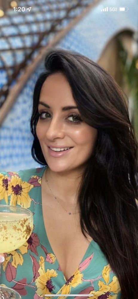 Amanda Does My Hair Logo