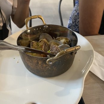 Tiny Pyramid - Clams - Cafes Near Me - Honolulu, Hawaii Tiny Pyramid - Clams - Cafes Near Me - Honolulu, Hawaii