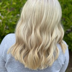 The Lift - Ashy blonde bleach out roots-to-ends