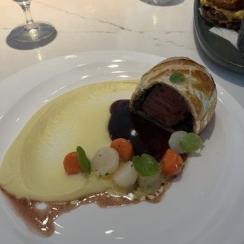 Ramsay's Kitchen - Petite beef Wellington - American Near Me - Boston, Massachusetts Ramsay's Kitchen - Petite beef Wellington - American Near Me - Boston, Massachusetts