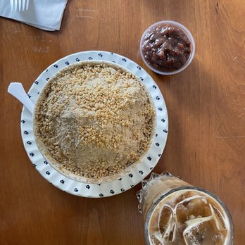 Cafe Giverny - Bingsoo Organic Roasted Grain Powder Shaved Ice with Red Bean Paste on the Side - Desserts Near Me - Los Angeles, California