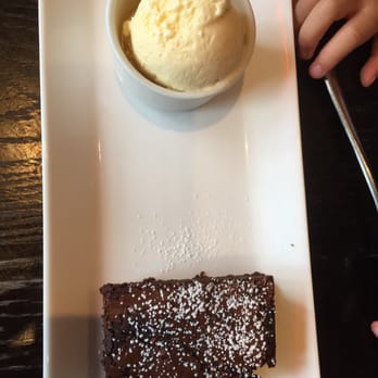 The Greenwich Union - Brownie ice cream - British Near Me - London, XGL