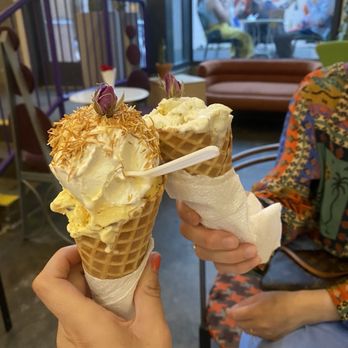 Kinrose Creamery - Konafa + Saffron split cone and orange flower pistachio - Ice Cream & Frozen Yogurt Near Me - Pasadena, California