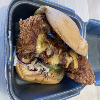 Dave's Hot Chicken - Single Slider - Chicken Shop Near Me - Altamonte Springs, Florida Dave's Hot Chicken - Single Slider - Chicken Shop Near Me - Altamonte Springs, Florida