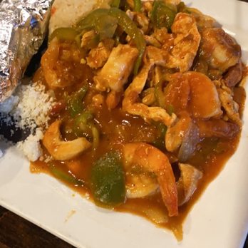 Zapata Tacos and Tequila Bar - Shrimp Fajitas Dinner looks like gumbo only 4 pieces of shrimp - Mexican Near Me - Norcross, Georgia