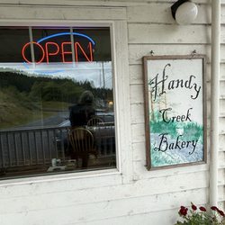 Handy Creek Bakery - Front porch