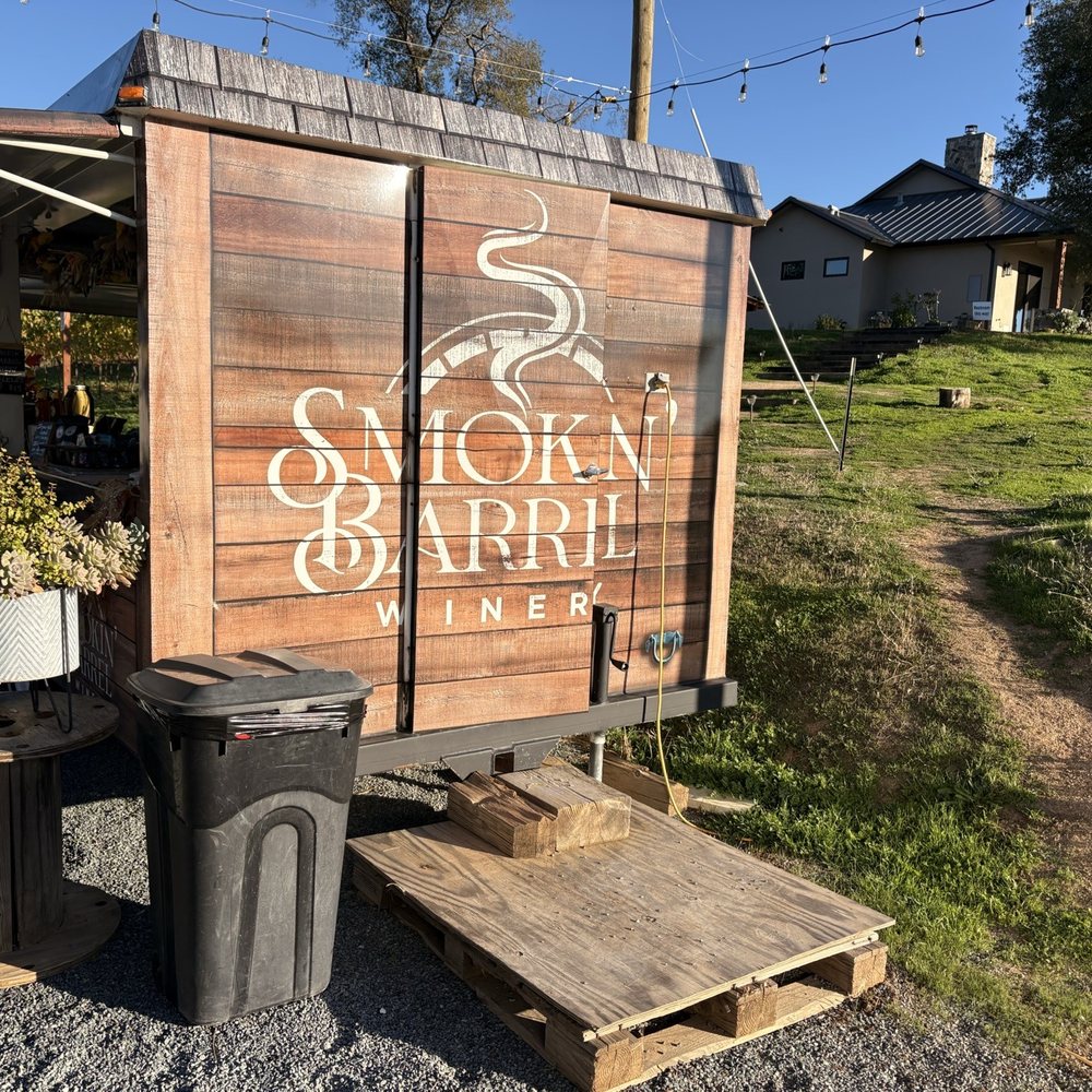 Smokin' Barrel Winery - Cute tasting trailer - Wineries Near Me - Lincoln, California