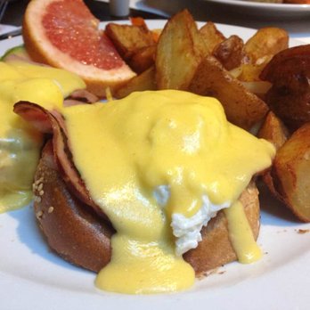 Orange Café - Classic eggs benedict - Breakfast & Brunch Near Me - Montreal, Quebec Orange Café - Classic eggs benedict - Breakfast & Brunch Near Me - Montreal, Quebec