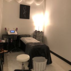 Mirror Image Aesthetics - Body sculpting room