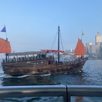 維多利亞港 - Cruise boat - Local Flavor Near Me - Hong Kong, HK