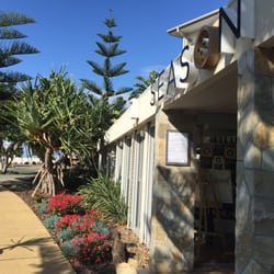 Peppers Salt Resort & Spa - Season restaurant downstairs with buffet breakfast daily.