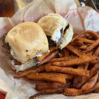 Lost Maples Cafe - Lamb sliders - Breakfast & Brunch Near Me - Utopia, Texas