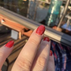 Top Nail & Foot Spa - Overly thick, misshapen application of powder and polish