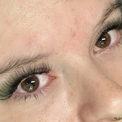The Lash and Spa Collective by Nichole - Color Wispy Hybrid Full Set by Raylee
