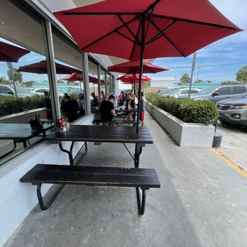Cafe Eleven - Outdoor seating - Bubble Tea Near Me - Saint Augustine, Florida