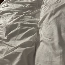 bed has a huge dip so uncomfotable bed has a huge dip so uncomfotable