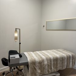 Lash And Company - Austin - Service bed