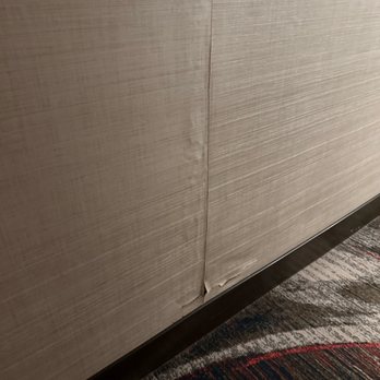 Norfolk Waterside Marriott - Peeling wallpaper on the 17th floor - Hotels Near Me - Norfolk, Virginia Norfolk Waterside Marriott - Peeling wallpaper on the 17th floor - Hotels Near Me - Norfolk, Virginia
