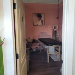 CBQ Facial Beauty Bar - Private room for waxing