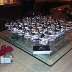 Vivere Catering - Fat Free Greek Yogurt Parfaits with Blackberry and Homemade Granola