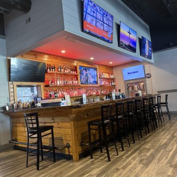 Kelley’s Tavern & Grill - View of bar. - Burgers Near Me - Gainesville, Georgia