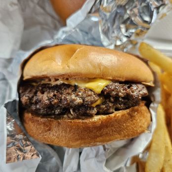 Baur & Co Burgers - Double smashburger - Food Trucks Near Me - Plano, Texas Baur & Co Burgers - Double smashburger - Food Trucks Near Me - Plano, Texas