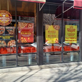 Toppers Pizza - the front of the restaurant - Pizza Near Me - Lincoln, Nebraska