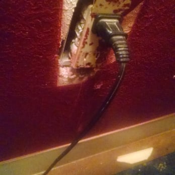 Red Roof Inn Dillon, SC - PLUG CHARGER IN HERE! IT'S SHOCKING - Hotels Near Me - Dillon, South Carolina