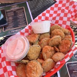 Earl's Grille - Perfectly fried pickles