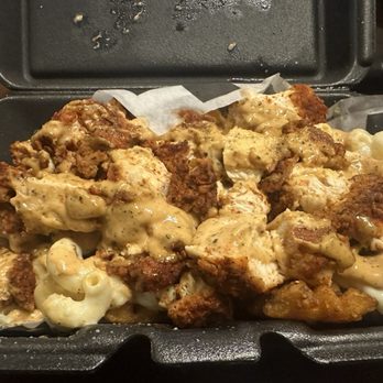 Main Bird Hot Chicken - Dirty Mac - Chicken Shop Near Me - Pearland, Texas