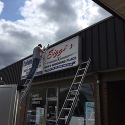 Siggi's Men's Grooming Place - Warrenton Plaza next to Colvin Flooring