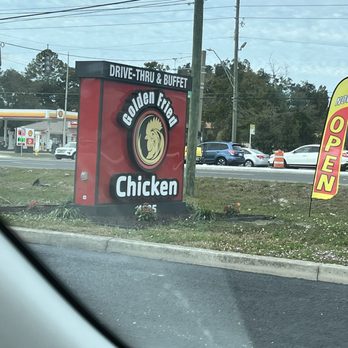 Golden Fried Chicken Buffet - Street sign - Chicken Shop Near Me - Clearwater, Florida