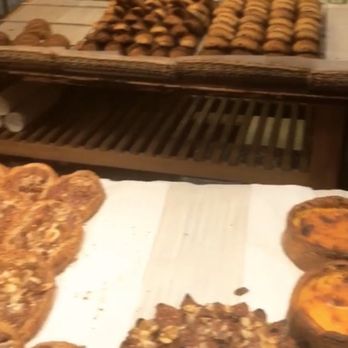 Boulangerie Poilâne - Inside of bakery - Bakeries Near Me - Paris, 75 Boulangerie Poilâne - Inside of bakery - Bakeries Near Me - Paris, 75