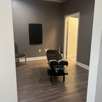 LaPiana Chiropractic - The exam room at LaPiana Chiropractic - Chiropractors Near Me - Pittsburgh, Pennsylvania LaPiana Chiropractic - The exam room at LaPiana Chiropractic - Chiropractors Near Me - Pittsburgh, Pennsylvania