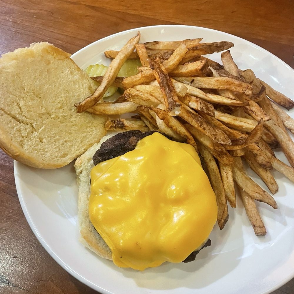 Edwards Restaurant & Lounge - Burger and fries - American Near Me - New Castle, Pennsylvania
