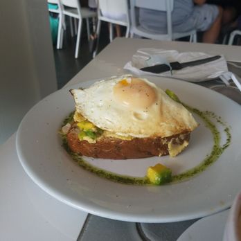 Mona - avocado egg - Coffee & Tea Near Me - Aguadilla, Puerto Rico