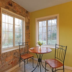 The Hideout - Vacation Rental Apartment - Dinette.