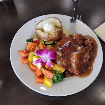 Willows Of Henderson - Meatloaf dinner - American Near Me - Henderson, Nevada