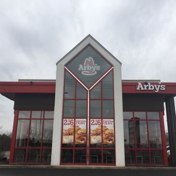 Arby's - Going in for lunch - Fast Food Near Me - Noblesville, Indiana