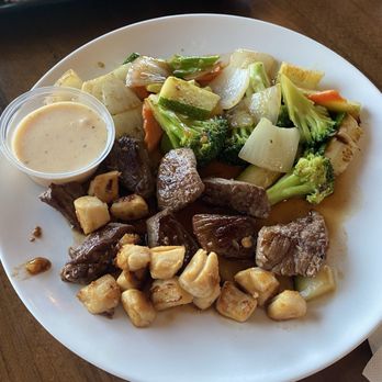 Dynamite Sushi Steak & Grill - Hibachi steak and scollops with veggies and Yum yum sauce was perfectly done - Sushi Bars Near Me - Gainesville, Georgia