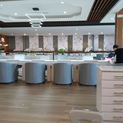 Organic Nail Bar - Manicure stations