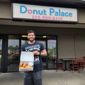 Donut Palace - Happy Donut boy - Donuts Near Me - Portland, Oregon