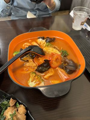 YI ER CHUAN MALATANG（SPICY HOTPOT） by null